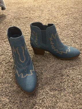 Global Win Denim Blue Western Stitch Ankle Booties